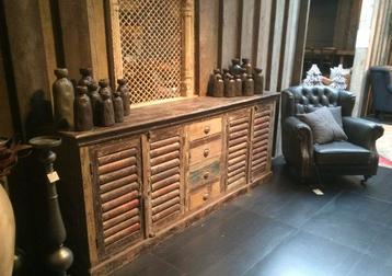 Dressoir 42 diep 92 hoog 255 breed beschikbaar voor biedingen