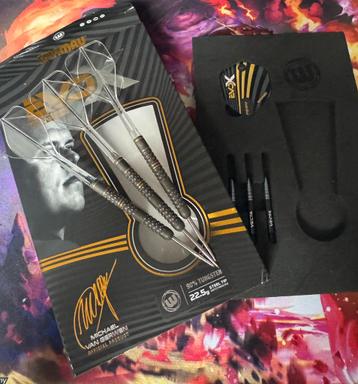 MVG Michael van Gerwen evo X 22,5g steel tip darts beschikbaar voor biedingen