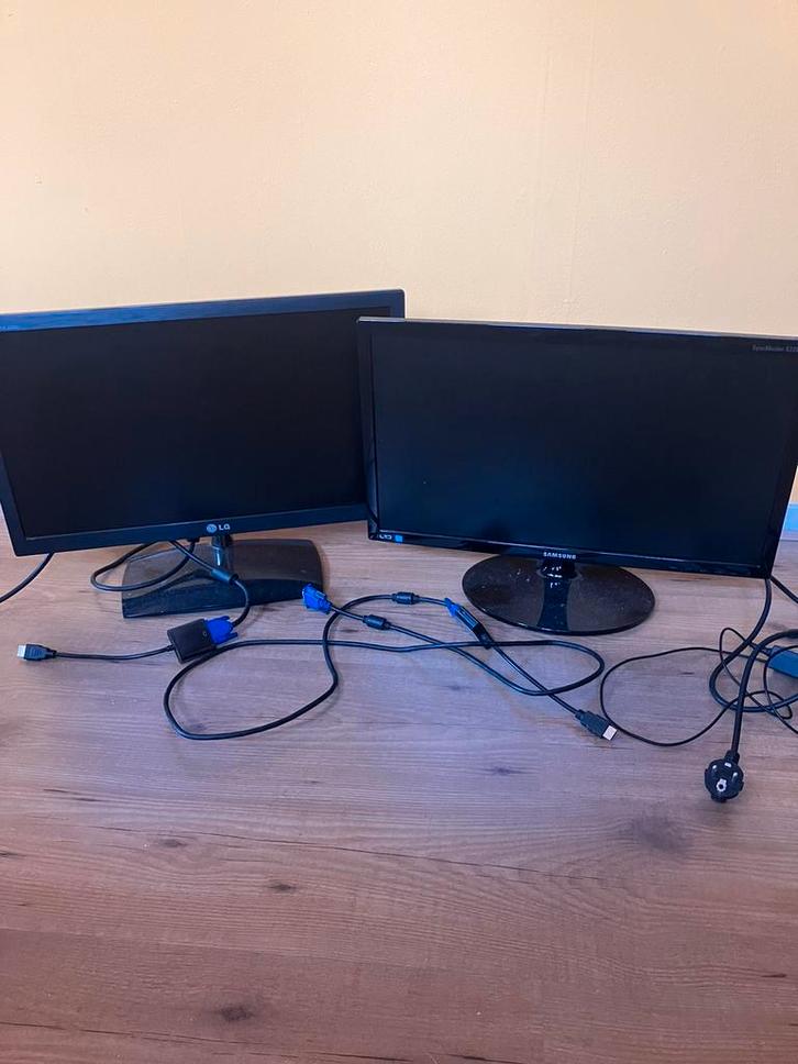 Gratis Computerschermen 2x, Computers en Software, Monitoren, Gebruikt, 60 Hz of minder, HDMI, IPS, Full HD, Ophalen