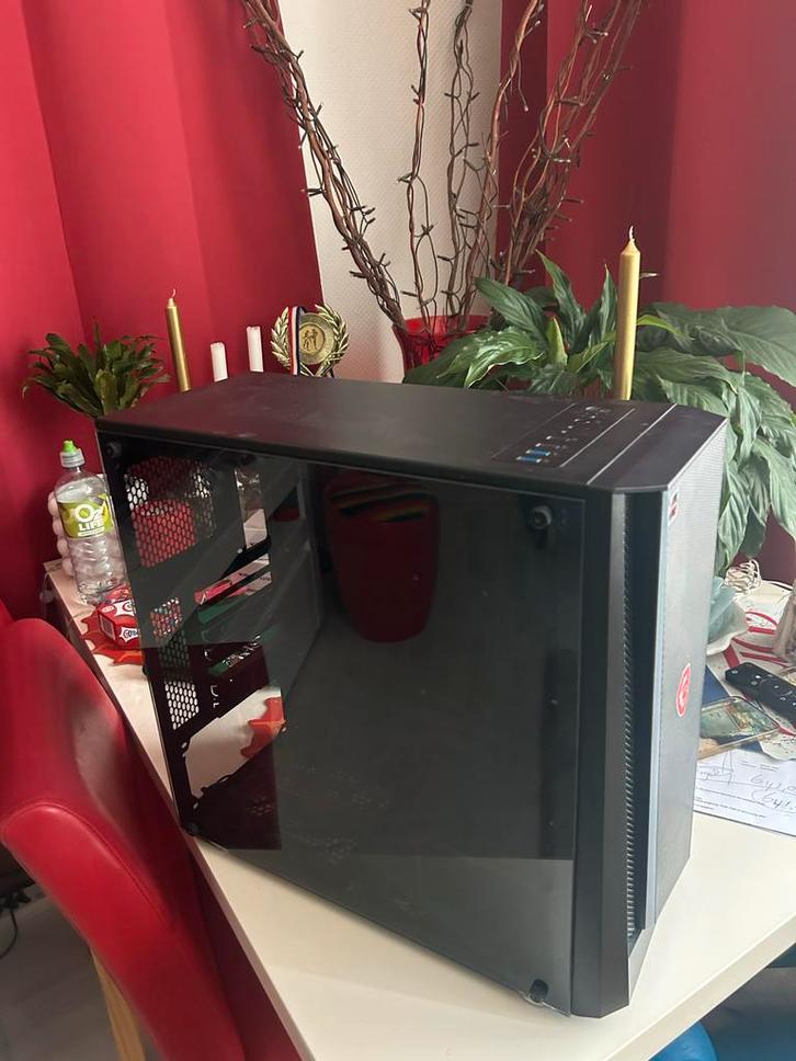 RGB Gaming PC Case met Tempered Glass, Computers en Software, Computerbehuizingen, Zo goed als nieuw, Ophalen of Verzenden