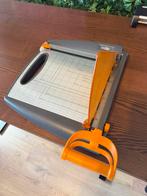 Fiskars Paper Cutter - Guillotine Trimmer - 12” Cut Length, Ophalen of Verzenden, Zo goed als nieuw