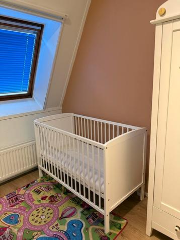 Princess babykamer met extra hoge commode beschikbaar voor biedingen