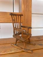 Vintage houten poppen schommelstoel, Ophalen of Verzenden, Gebruikt