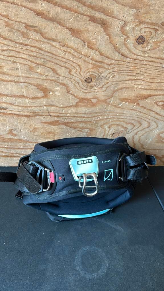ION Ripper trapeze, heup/zittrapeze, maat XS/128, Watersport en Boten, Kitesurfen, Zo goed als nieuw, Trapeze, Geen board, Ophalen