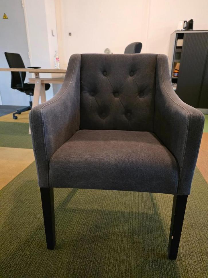 2 Design stoelen  vanaf 30, Huis en Inrichting, Stoelen, Gebruikt, Twee, Hout, Metaal, Stof, Grijs, Ophalen