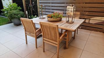 Hardhout tuintafel beschikbaar voor biedingen