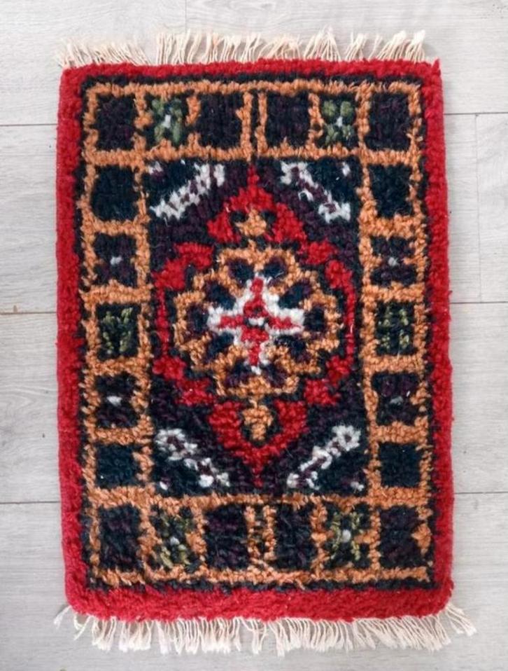 Hand geknoopt tapijt wol, Antiek en Kunst, Antiek | Kleden en Textiel, Ophalen of Verzenden