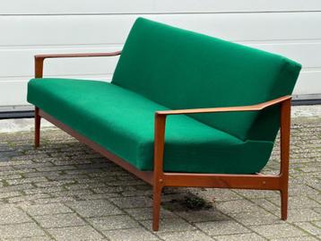 Selig Slaapbank Vintage Deens Design Kofod Larsen Teak  beschikbaar voor biedingen