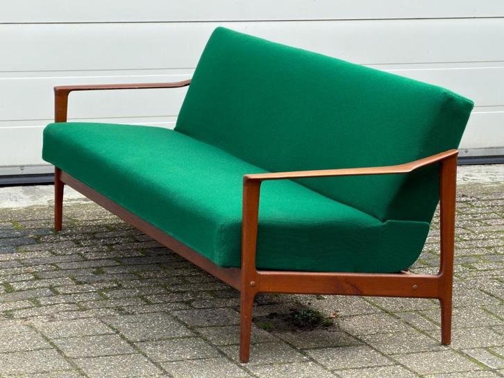 Selig Slaapbank Vintage Deens Design Kofod Larsen Teak, Huis en Inrichting, Banken | Sofa's en Chaises Longues, Gebruikt, Driepersoons