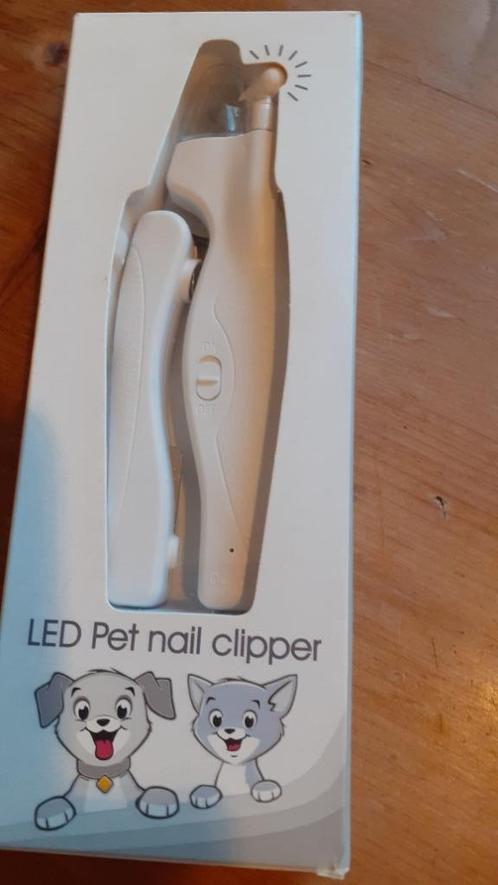 Huisdier nagelknipper. Led ped met ledlampje, Dieren en Toebehoren, Overige Dieren-accessoires, Zo goed als nieuw, Ophalen of Verzenden