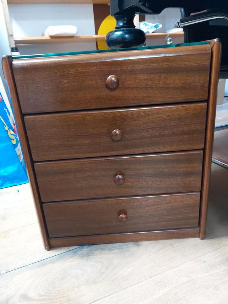 Moser Nachtkastjes - Set van 2, Huis en Inrichting, Kasten | Dressoirs, 25 tot 50 cm, Ophalen of Verzenden