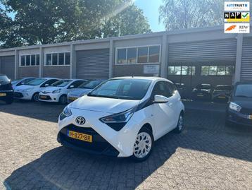 Toyota Aygo 1.0 VVT-i x-play limited Navi/ Airco/ Camera/ 1e beschikbaar voor biedingen