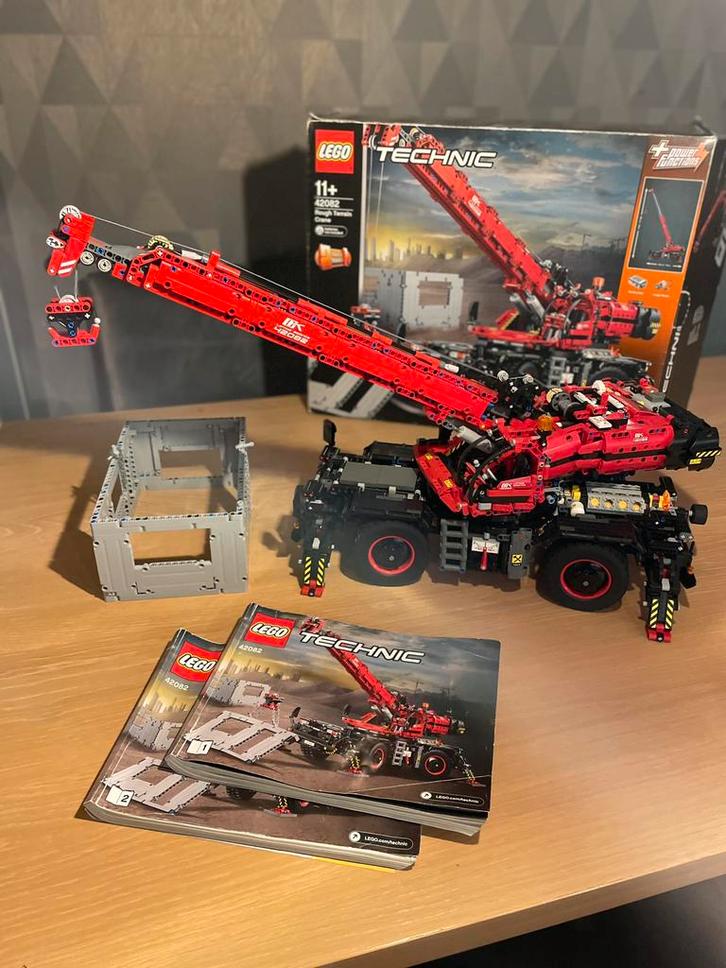 Lego Technic kraan 42082, met doos, boekjes, ruim 4000stukje, Kinderen en Baby's, Speelgoed | Duplo en Lego, Gebruikt, Lego, Complete set