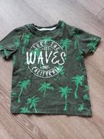 Groen H&M T-shirt maat 92 met palmboom print, Gebruikt, H&M, Ophalen of Verzenden, Shirt of Longsleeve