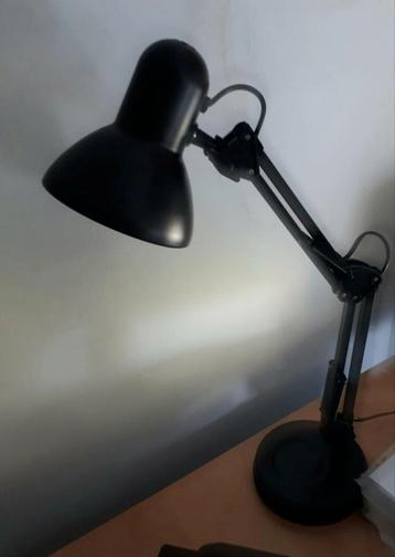 bureau schaarlamp niet gebruikt mag weg voor €25  beschikbaar voor biedingen