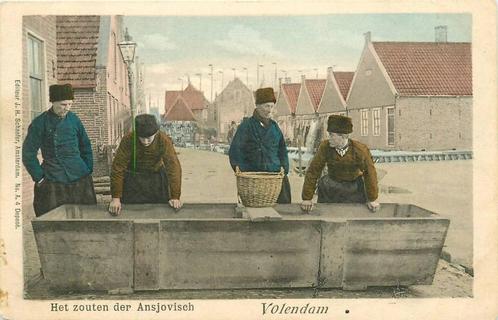 (388-129-027) Volendam Het zouten der Ansjovisch, Verzamelen, Ansichtkaarten | Nederland, Noord-Holland, Verzenden