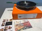 Nieuwe Le Creuset skillet 26 cm Cactus in de doos, Gietijzer, Nieuw, Ophalen of Verzenden, Keramische plaat