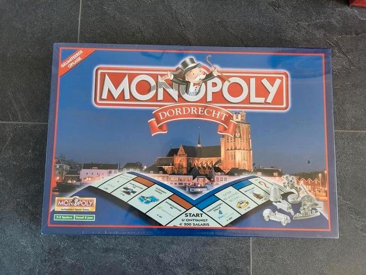 Monopoly Dordrecht eerste editie Nieuw in folie, Hobby en Vrije tijd, Gezelschapsspellen | Bordspellen, Nieuw, Vijf spelers of meer