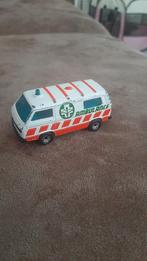 Volkswagen bus ambulance, Eén persoon, April
