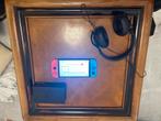 Nintendo Switch OLED + Gaming Headset, Spelcomputers en Games, Ophalen of Verzenden, Zo goed als nieuw, Met 2 controllers, Switch OLED