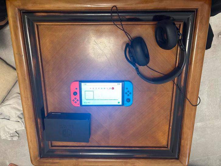 Nintendo Switch OLED + Gaming Headset, Spelcomputers en Games, Spelcomputers | Nintendo Switch, Zo goed als nieuw, Switch OLED