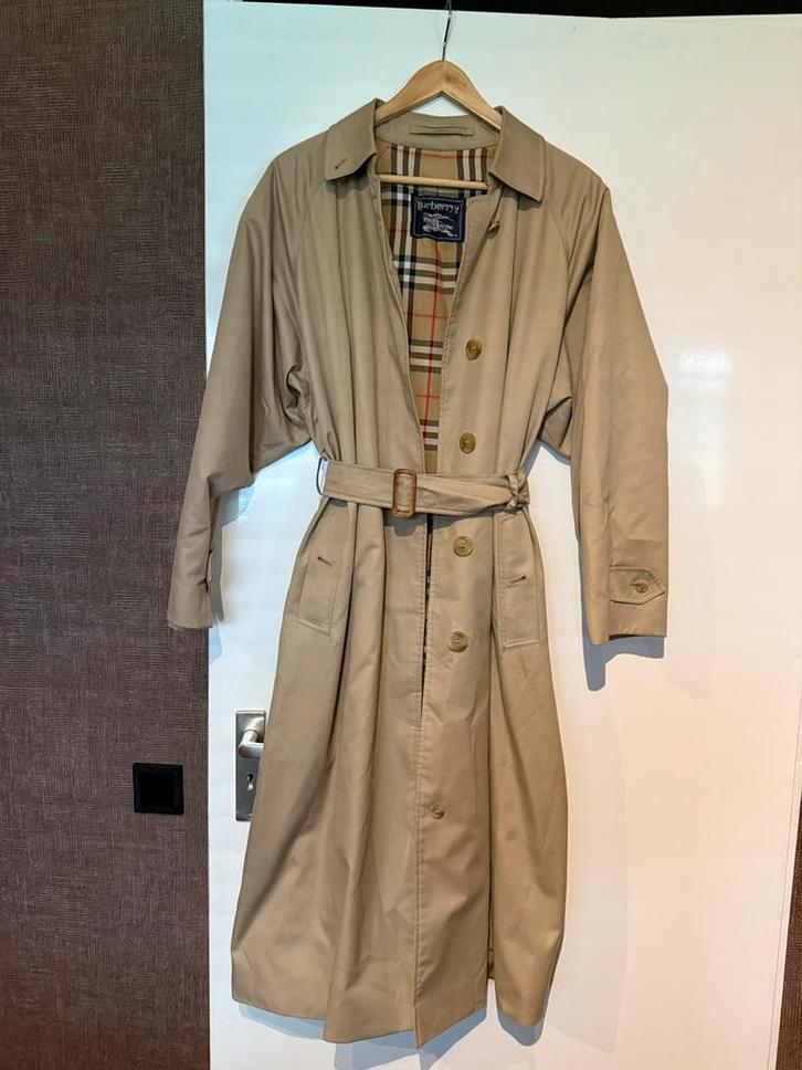 Burberry Trenchcoat - Klassieker!, Kleding | Dames, Jassen | Zomer, Gedragen, Maat 38/40 (M), Beige, Ophalen of Verzenden
