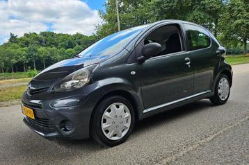 Toyota Aygo 1.0 VVT-i 5 Deurs NL Auto 2e Eigenaar Airco beschikbaar voor biedingen