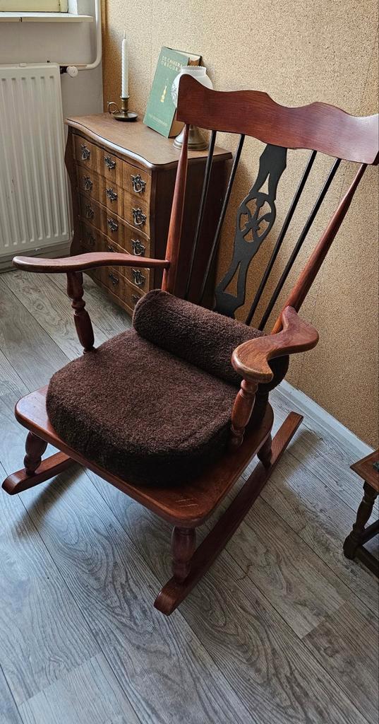 Vintage Cushman Colonial Creations Schommelstoel Model 6182, Antiek en Kunst, Antiek | Meubels | Stoelen en Banken, Ophalen