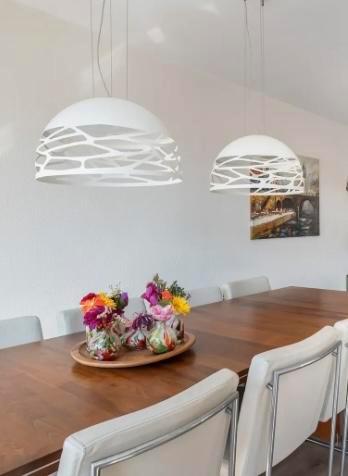 2 Lodes Kelly Dome Hanglampen - Wit - Nieuwprijs 1384! beschikbaar voor biedingen