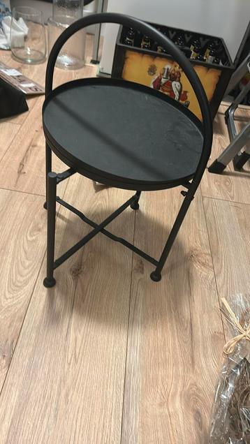 Sidetable zo goed als nieuw