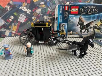 75951 LEGO Grindelwald's escape Compleet met doos en boekje. beschikbaar voor biedingen