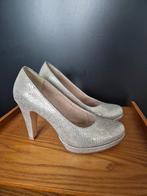 Tamaris zilverkleurige pumps - maat 37, Tamaris, Ophalen of Verzenden, Zo goed als nieuw, Grijs