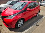 Toyota Aygo 1.0 12V Vvt-i 5deurs 2016 Rood, Auto's, Toyota, Voorwielaandrijving, 4 stoelen, 24 km/l, Handgeschakeld