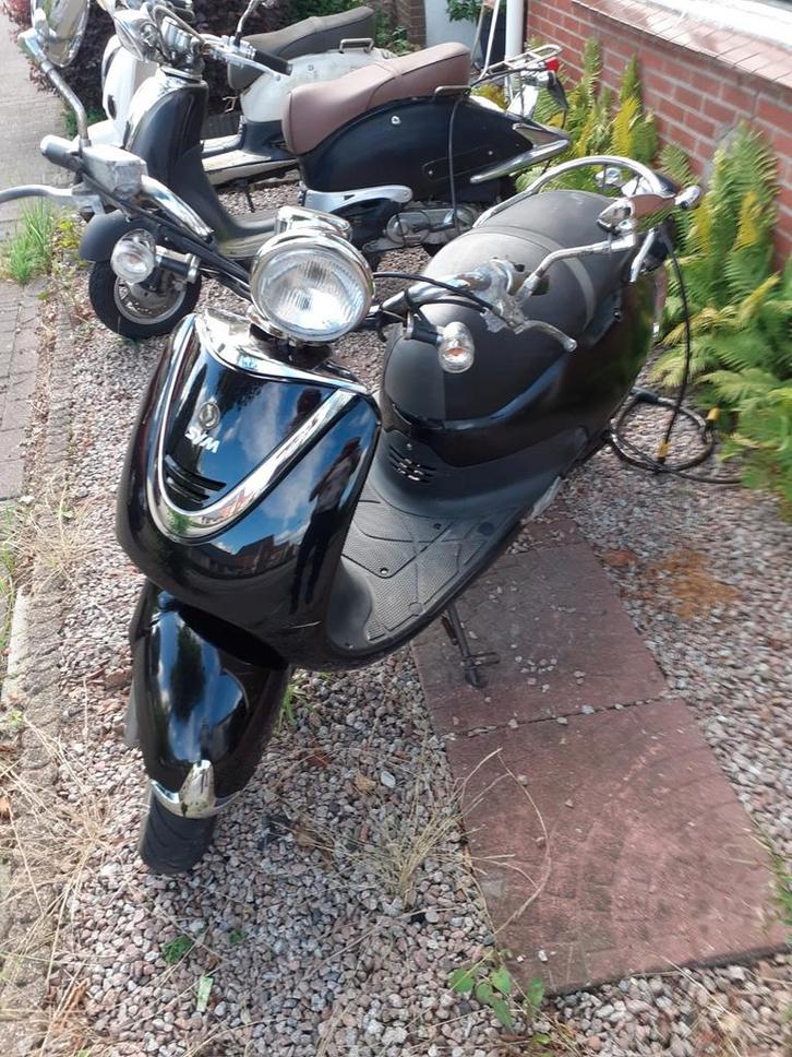 Mooie Sym Allo snor  scooter, Fietsen en Brommers, Brommers | Overige merken, Gebruikt, Ophalen