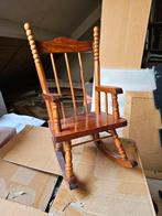 Vintage schommelstoel voor pop 50cm, Verzamelen, Poppenhuizen en Toebehoren, Ophalen of Verzenden, Zo goed als nieuw