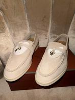 Loro Piana Charms Pearl Powder 38,5, Ophalen of Verzenden, Zo goed als nieuw, Beige, Instappers