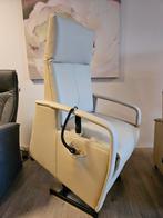 Gebruikte/zgan betaalbare sta op stoelen/fauteuils Zitgemak, Ophalen of Verzenden, Zo goed als nieuw, 75 tot 100 cm, 50 tot 75 cm