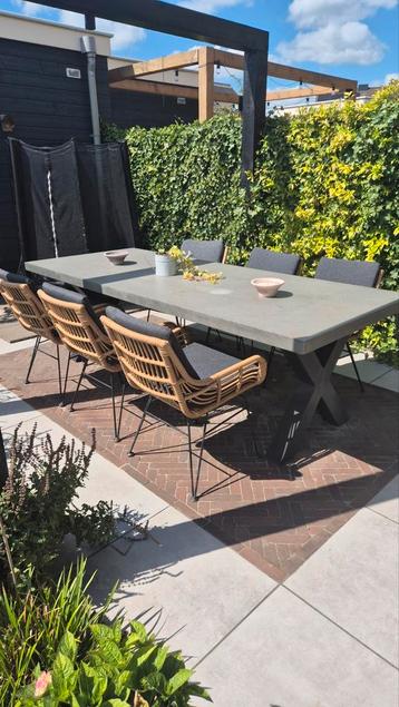Set 6 wicker tuinstoelen met kussens beschikbaar voor biedingen