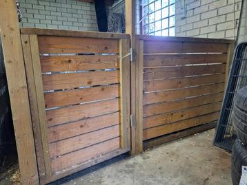 Te koop. 2 pony stallen. Shetlander stal box  beschikbaar voor biedingen