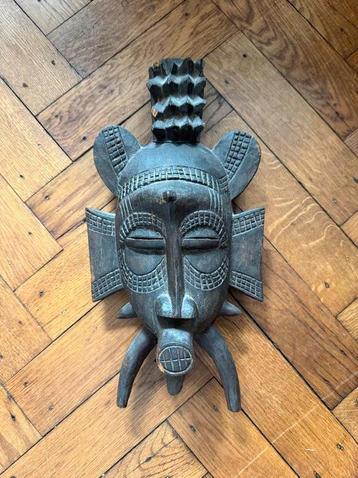 Aziatische Maskers - Decoratief beschikbaar voor biedingen