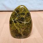Groene opaal freeform., Verzamelen, Mineralen en Fossielen, Ophalen of Verzenden, Mineraal