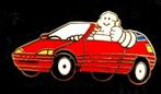 Michelin poppetje in rode auto pin, Verzenden, Nieuw, Transport, Speldje of Pin