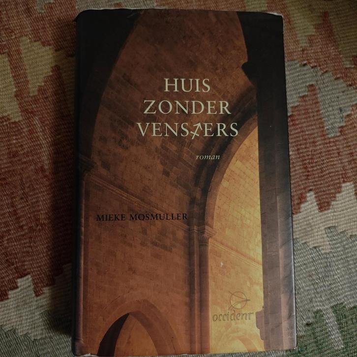 Mieke Mosmuller - Huis zonder vensters, Boeken, Literatuur, Gelezen, Ophalen of Verzenden