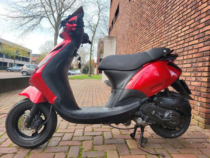 Mooie Piaggio zip, Fietsen en Brommers, Scooters | Piaggio, Zo goed als nieuw, Zip, Benzine, Ophalen of Verzenden