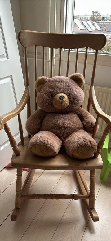 Leuke schommelstoel beschikbaar voor biedingen