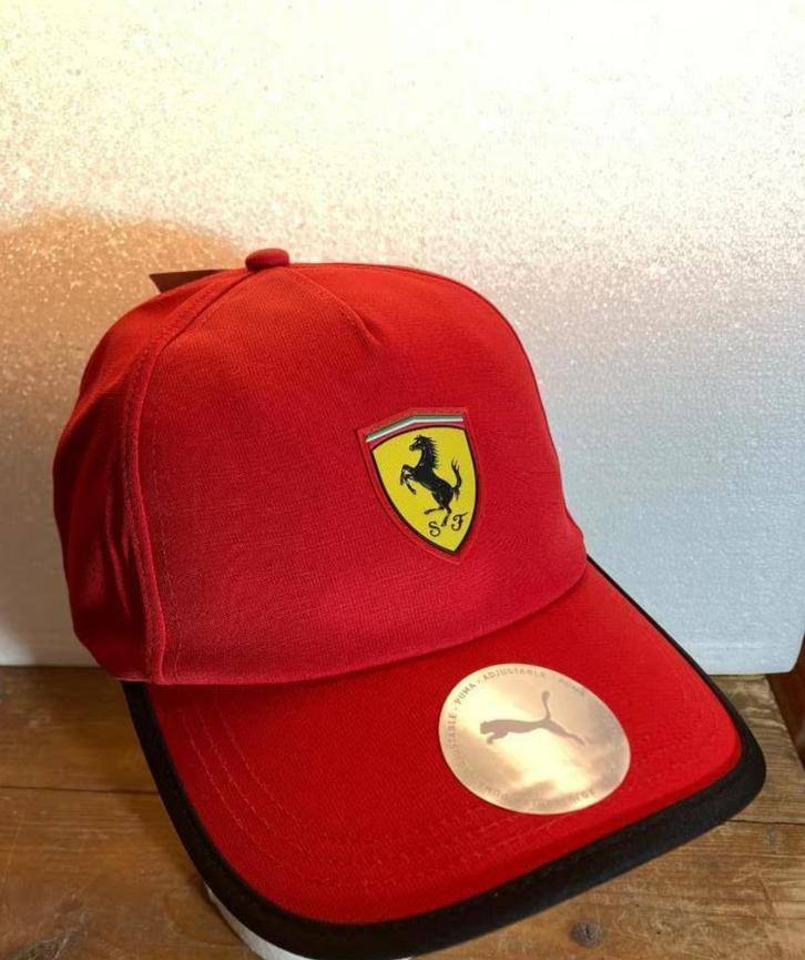 ✅ Ferrari pet Hamilton Leclerc Formule 1 gebogen klep cap, Verzamelen, Automerken, Motoren en Formule 1, Nieuw, Formule 1, Ophalen of Verzenden