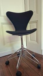 Fritz Hansen Arne Jacobsen bureaustoel zwart bekleed stof, Huis en Inrichting, Ophalen, Zo goed als nieuw, Zwart