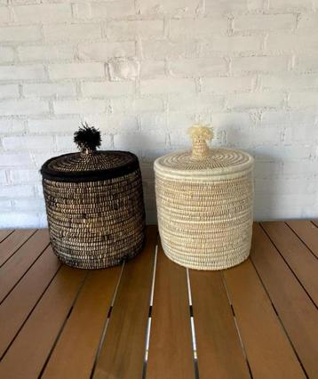 Prachtige Marokkaanse Berber Bohemian Ibiza pom pom manden beschikbaar voor biedingen