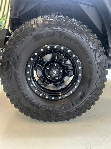 37 inch velgen set jeep wrangler  beschikbaar voor biedingen