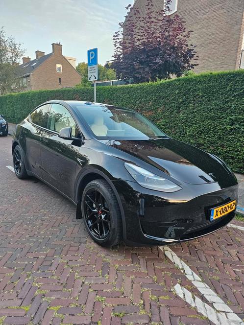 Tesla Model Y RWD 2023 Zwart - Wit interieur- Trekhaak, Auto's, Tesla, Particulier, Model Y, Elektrisch, SUV of Terreinwagen, Automaat